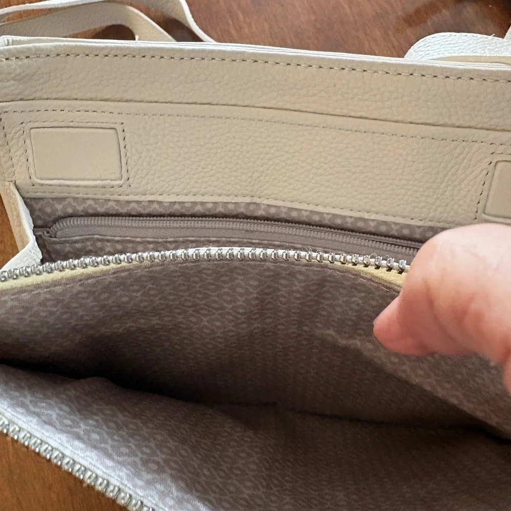 Brighton Collectibles Elegant Leather Cream Crossbody Bag   with Heart Accent - Picture 7 of 9